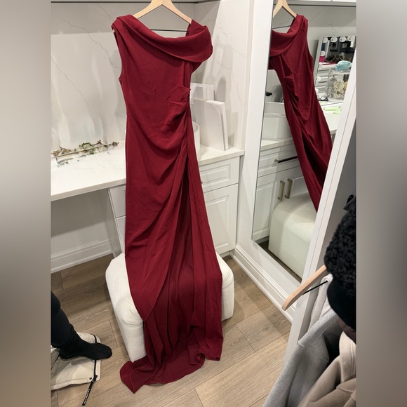 ELLIATT x REVOLVE Isadora One Shoulder Gown Burgundy Size L Worn Once - Picture 11 of 11